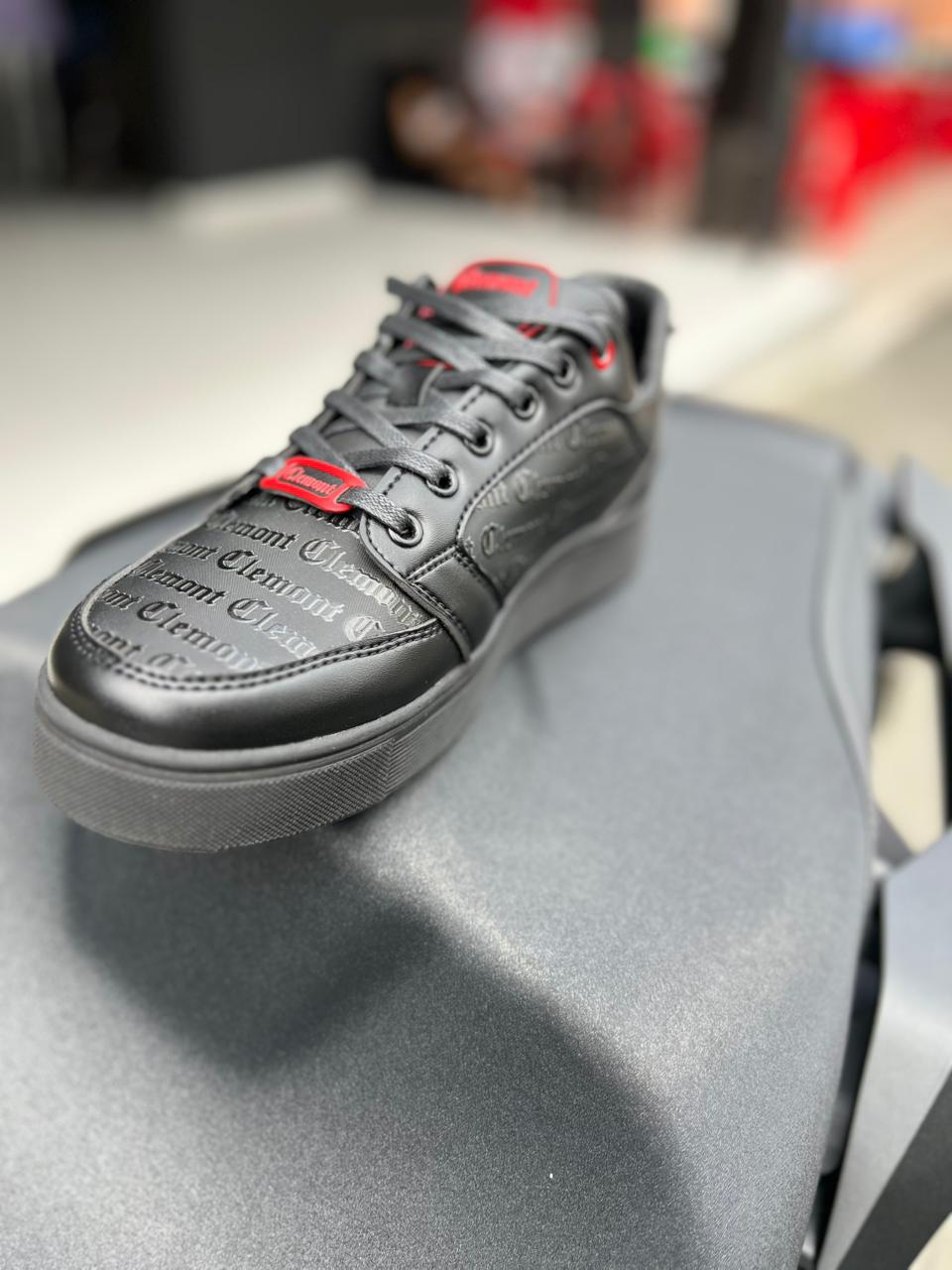 Clemont Black/Red 1.1 – Estilo de lujo a precio aterrizado